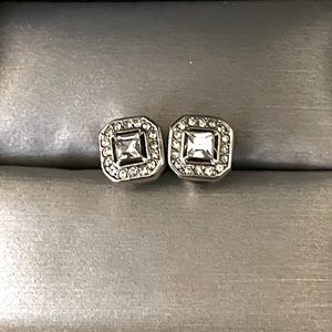 NWOT Chloe + Isabel earrings